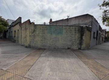 Casa · 75m² · 3 Ambientes · Casa a Reciclar Lote Propio Parque Avellaneda