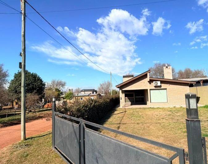 Casa · 90m² · 3 Ambientes · 1 Cochera