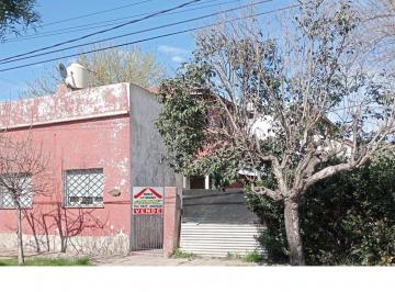 Casa de 3 ambientes, Merlo · Casa a Restaurar con Gran Potencial en Merlo - Barrio Pompeya