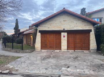 Casa · 180m² · 4 Ambientes · 2 Cocheras · Chalet 4 Ambientes con Gran Potencial