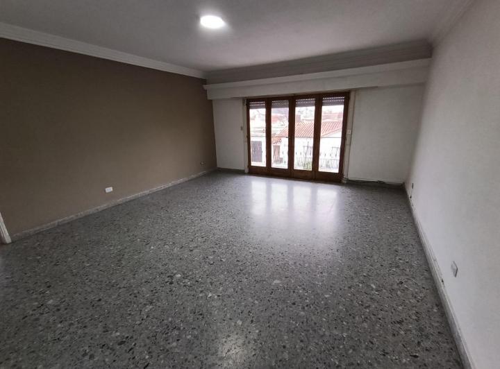 Casa · 180m² · 4 Ambientes · 1 Cochera