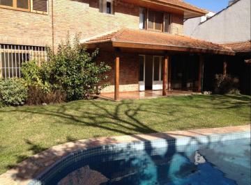 Casa · 450m² · 6 Ambientes · 2 Cocheras · Alquiler Casa en Martinez 6 Ambientes con Pileta