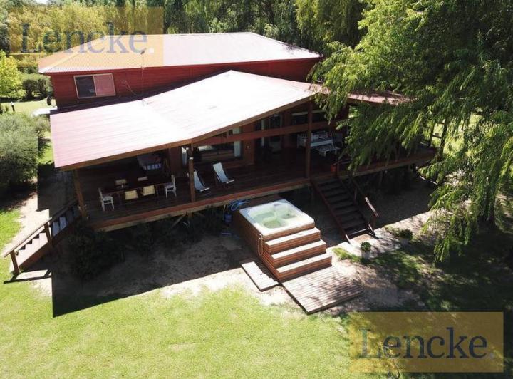 Casa · 380m² · 4 Ambientes