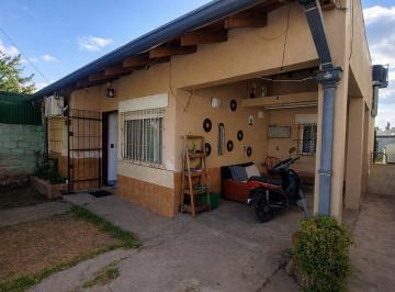 Casa · 90m² · 4 Ambientes · 1 Cochera · Casa en General Rodriguez