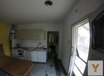 Casa · 40m² · 2 Ambientes · 1 Cochera · Casa en Venta - 1 Dormitorio 1 Baño - Cochera - 690 m² - Glew, Almirante Brown