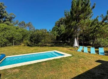 Casa · 75m² · 2 Dormitorios · 2 Cocheras · Alquiler, Casa Punta Colorada, con Piscina Climatizada. 2dor, 2 Baños, 1000 m²