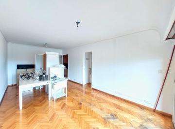 Departamento · 105m² · 4 Ambientes · Luminoso Departamento en Alquiler en Ramos Mejia
