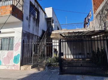Casa · 170m² · 4 Ambientes · 1 Cochera · Casa Multifamiliar con Tres Unidades Funcionales | Ideal Para Vivir E Invertir