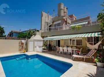 Patio con Pileta · Venta Casa 5 Ambientes con Pileta y Cochera, Apto a Credito!