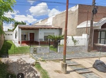 Casa · 90m² · 3 Ambientes · 1 Cochera · Casa en Venta - 2 Dorm. 1 Baño - Cochera - 320 m² - Carmen de Areco