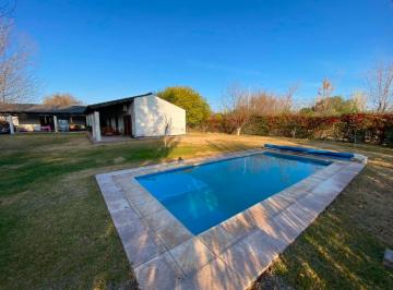 Casa de 8 ambientes, Cruz de Piedra · Casa en Venta Barrio Privado Ranchos de La Merced - 3 Habitaciones - Maipu
