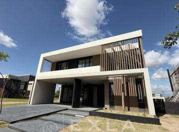 Casa · 446m² · 5 Ambientes · 1 Cochera · Casa en Venta en El Yacht, Nordelta, Tigre