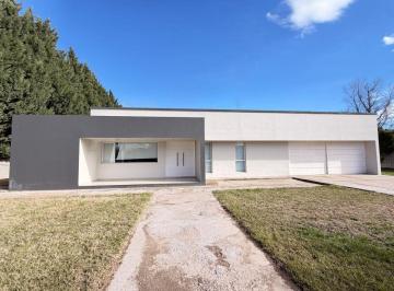 Casa de 6 ambientes, Cipolletti · Alquiler Casa Barrio Privado Afar Cipolletti | 3 Dorm. - Psicina - Cochera - Quincho