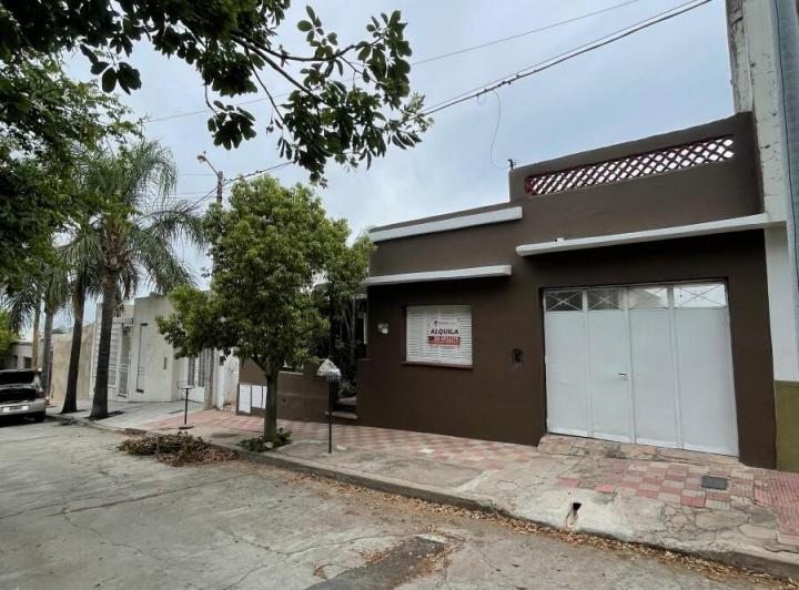 Casa · 266m² · 8 Ambientes · 1 Cochera