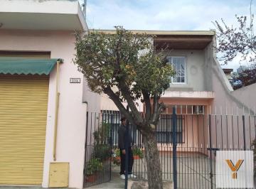 Casa · 190m² · 6 Ambientes · 1 Cochera · Casas en Venta - 4 Dorm. 3 Baños 1 Cochera 1 Local - Gonzalez Catan, La Matanza