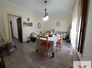 Casa · 96m² · 3 Ambientes · Casa en Venta - 2 Dorm. 1 Baño 1 Cochera - 291 m² - Villa Elisa, La Plata