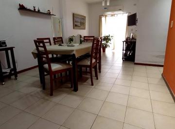 Departamento · 61m² · 3 Ambientes · 1 Cochera · Alquiler, Semipiso de 3 Ambientes con Cochera