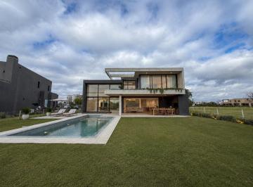Casa · 296m² · 6 Ambientes · 2 Cocheras · Alquiler Casa 6 Amb en La Calesa con Vista Al Lago