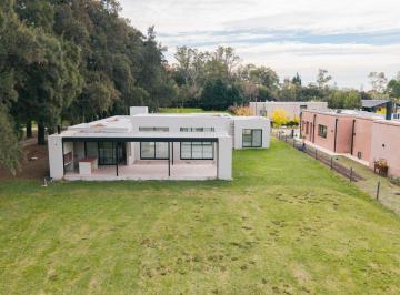 Casa · 263m² · 6 Ambientes · 2 Cocheras · Venta Casa 6 Amb - a Estrenar - La Esperanza