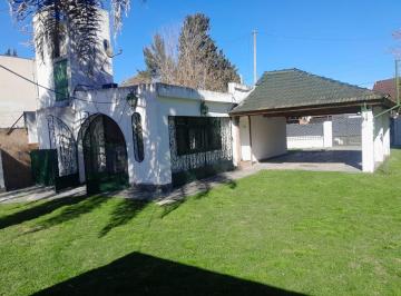 Casa · 95m² · 3 Ambientes · 2 Cocheras · Villa Adelina 2227