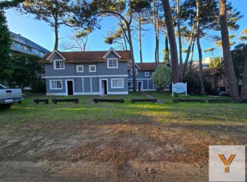 Edificio · 450m² · 9 Cocheras · Complejo de Cabañas - 9 Ufs - Cariló