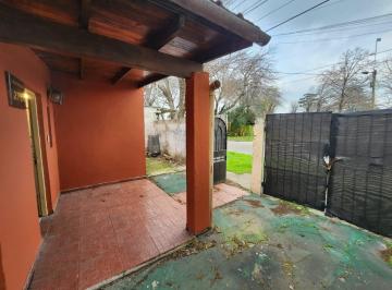 Casa · 90m² · 2 Ambientes · 1 Cochera · Casa 2 Ambientes con Garaje Descubierto