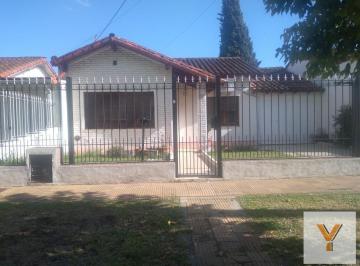 Casa · 140m² · 3 Ambientes · 1 Cochera · Casa en Venta - 2 Dorm. 1 Baño - Cochera - 390 m² - Los Polvorines