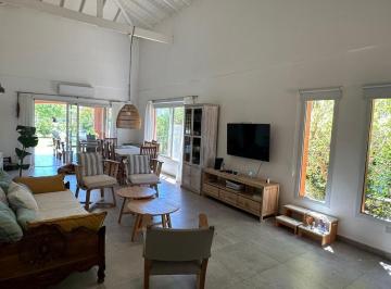 Casa · 131m² · 4 Ambientes · 2 Cocheras · Casa en Venta, 1 Planta, Barrio Araucarias, Puertos