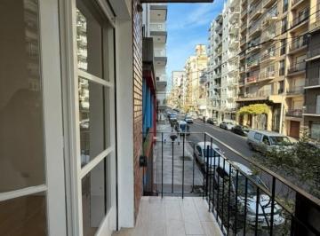 Departamento · 32m² · 2 Ambientes · Venta Departamento 2 Amb Reciclado con Balcon