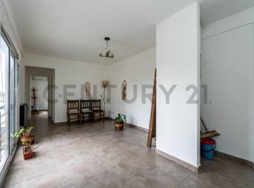 Departamento · 40m² · 2 Ambientes · 1 Cochera · Venta de 2 Ambiente en Haedo Norte Sobre Av Peron 3022 (Ex. Gaona)