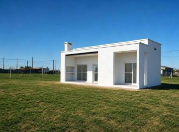 Quinta vacacional · 72m² · 3 Ambientes · 5 Cocheras · Casa Quinta en Venta en Exaltacion de La Cruz