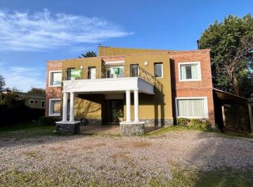 Casa de 8 ambientes, Mendiolaza · Casa en Venta en Mendiolaza en Barrio Cerrado Country Cuarto 4 Hojas