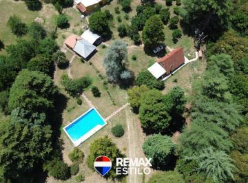 Casa · 99m² · 4 Ambientes · 2 Cocheras · Casa Quinta en Venta en La Plata - Terreno 6.000 m²