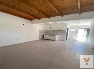PH · 60m² · 3 Ambientes · 1 Cochera · PH en Venta - 2 Dorm. 1 Baño - Patio - Cochera - 70 m² - City Bell, La Plata