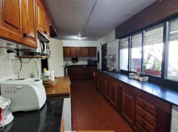 Casa · 250m² · 4 Ambientes · 1 Cochera · Vende Casa 3 Dorm. con Local Comercial en Santa Rosa, La Pampa