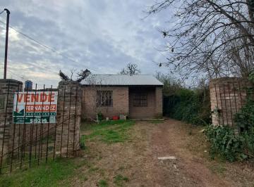 Casa · 310m² · 3 Ambientes · Vende Casa con Departamento, Oportunidad! Ideal Inversion. Santa Rosa, La Pampa