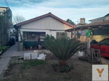 Casa · 85m² · 3 Ambientes · 2 Cocheras · Casa en Venta - 2 Dorm. 1 Baño - Cochera - 208 m² - Longchamps