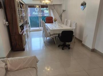 Departamento · 110m² · 4 Ambientes · 1 Cochera · Departamento en Flores