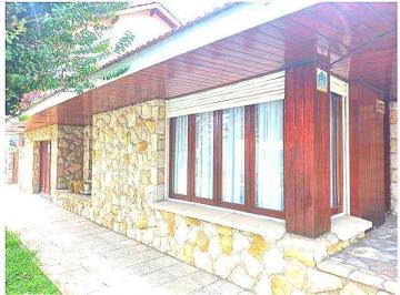 Casa · 174m² · 4 Ambientes · 1 Cochera · Casa Venta Necochea 4 Amb Cochera Jardín