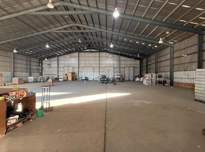 Bodega-Galpón · 1620m² · 3 Ambientes