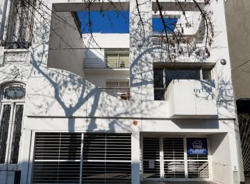 Departamento · 153m² · 8 Ambientes · 2 Cocheras · Se Vende Amplio Departamento en PH con Cochera Doble