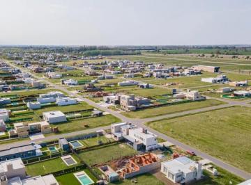 Terreno · 710m² · Venta de Lote en Esquina - Don Mateo - Funes