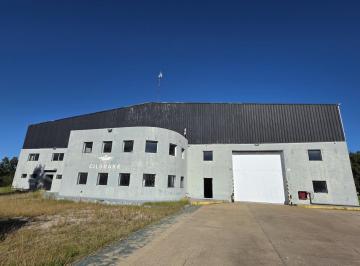 Depósito · 2200m² · Depósito de 2.200 m² Sup. Cubierta en Alquiler en Parque Industrial Campana