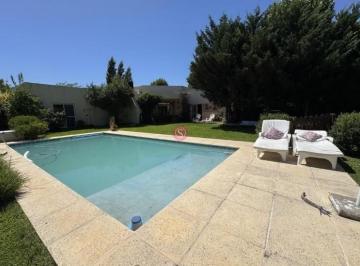 Casa · 145m² · 5 Ambientes · 2 Cocheras · Casa en Venta en El Recodo, Pilar, G. B. a. Zona Norte