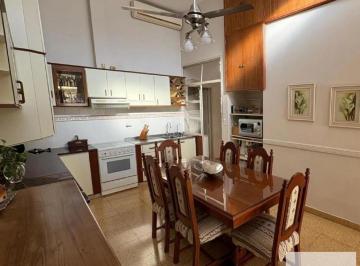 Casa · 160m² · 5 Ambientes · 1 Cochera · Casa en Venta - 3 Dorm. 4 Baños - Pergamino