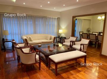 Departamento · 320ha · 5 Ambientes · 2 Cocheras · 2 Cocheras, Quincho y Parilla Propia