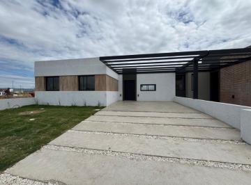 Casa de 7 ambientes, Córdoba · Casa en Una Planta - 3 Dorm. - Rincones de Manantiales - Manantiales 2