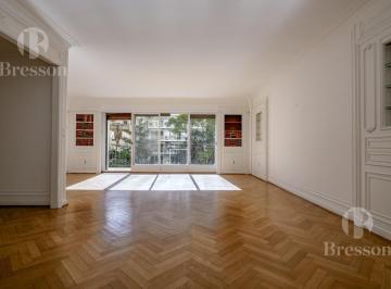 Departamento · 200m² · 5 Ambientes · 2 Cocheras · Departamento de Categoría en Recoleta
