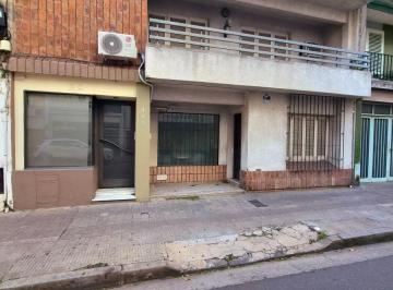 Casa de 6 ambientes, Rosario · Enorme Casa en Alquiler con Patio, Terraza y Balcón. Parrillero y Lavadero - Zona Privilegiada