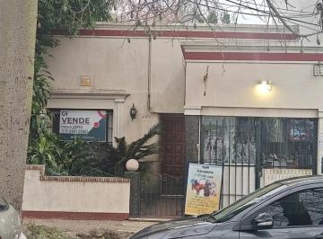 Casa · 363m² · 5 Ambientes · 1 Cochera · Casa/lote en Villa Lynch a m. de Gral. Paz Ideal Para Galpón, Deposito, Logística